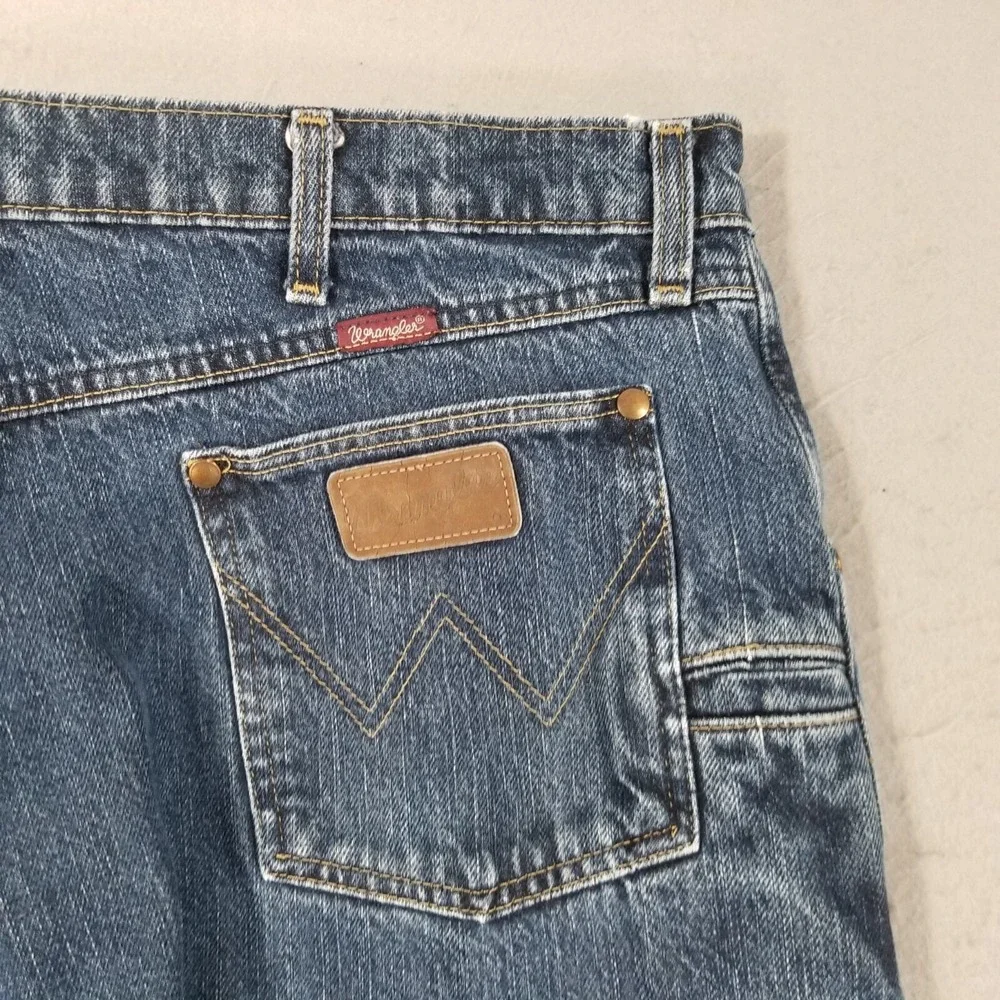 Wrangler jeans men's 38x30 3A relaxed fit blue denim pants 31MWZ Retro